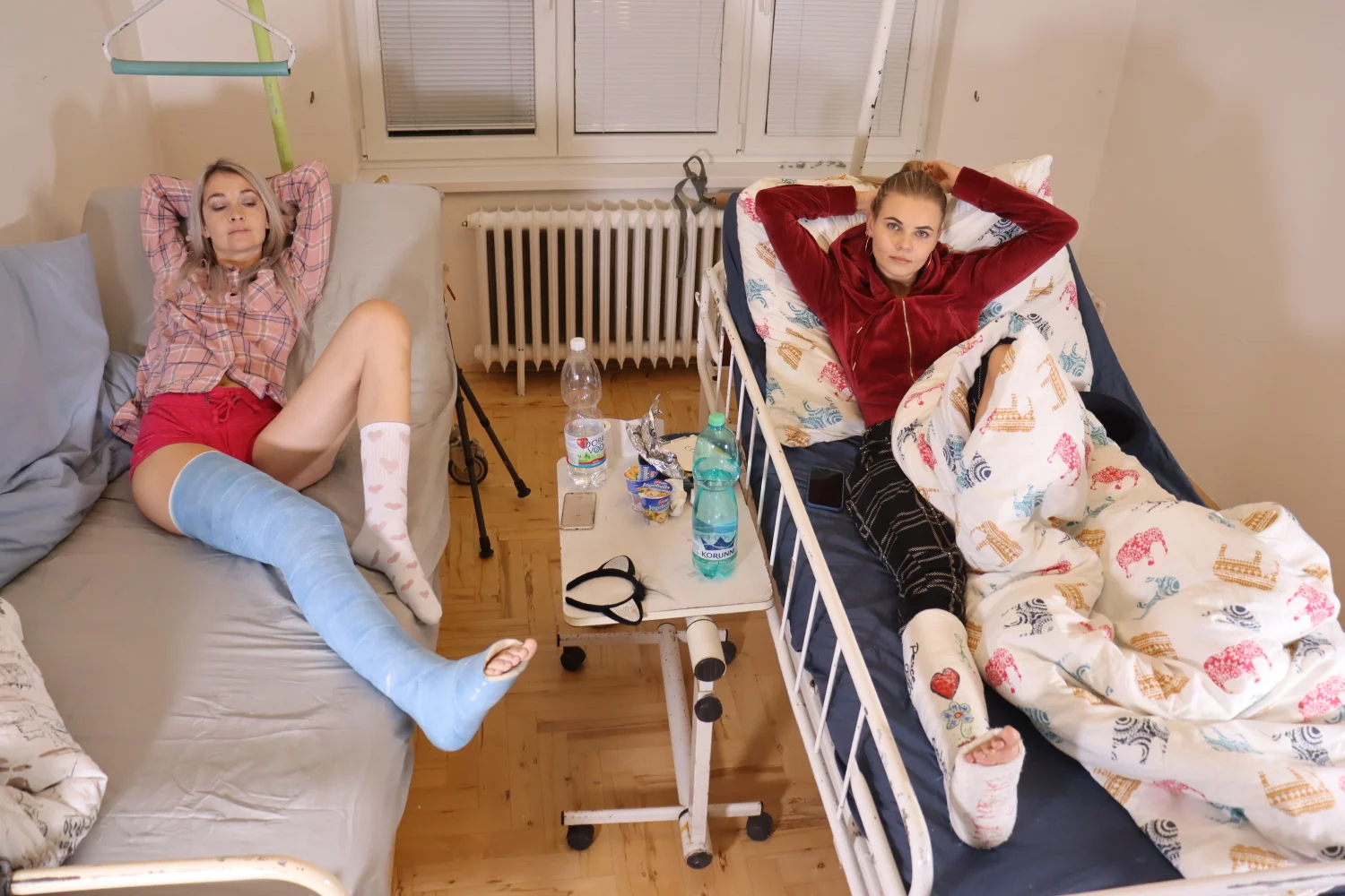 Zoe and Ellen ortho ward - Both girls were victims of a car accident. How this happened and what was the sequence of events leading up to their hospital stay, we will find out pretty soon from the video that will be released. Ellen broke her leg...
