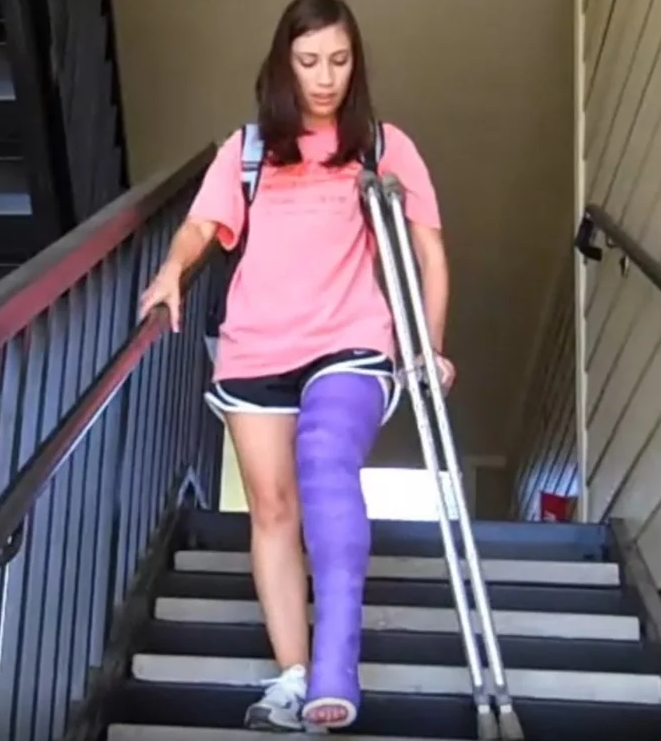 College Crutching Cuties 