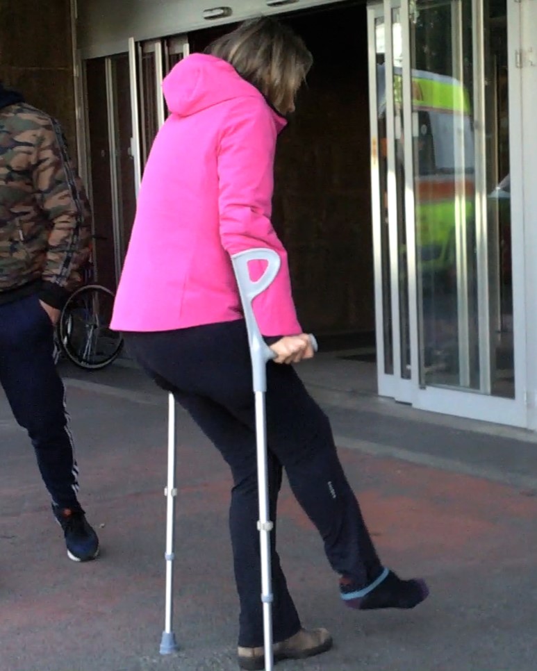 Italian-legcast-crutching-wheelchair-sprain