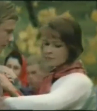 Lady in shoulder spica cast: Who knows this (russian) movie?