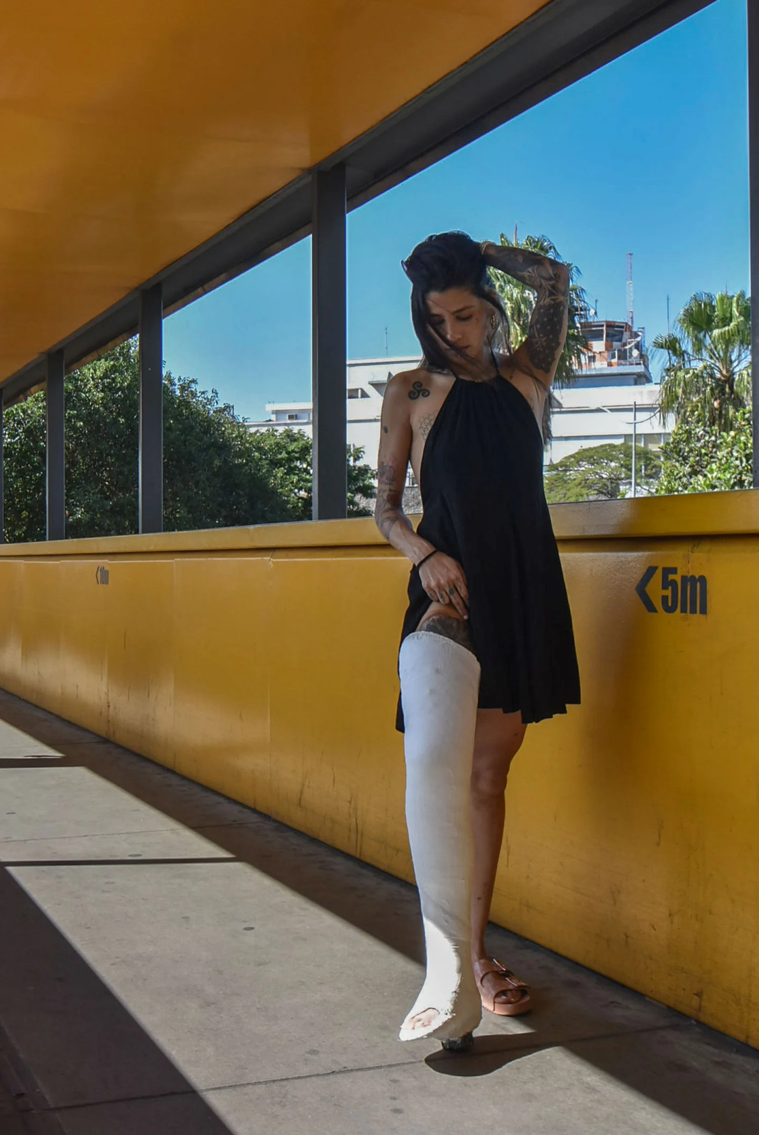 Lumai LLWC - Day 03 - On her last day of travel to the city of São Paulo, businesswoman Lumai is now pain free and able to support her LLWC on the floor without the help of crutches, she is able to walk a little more independently. She leaves the...